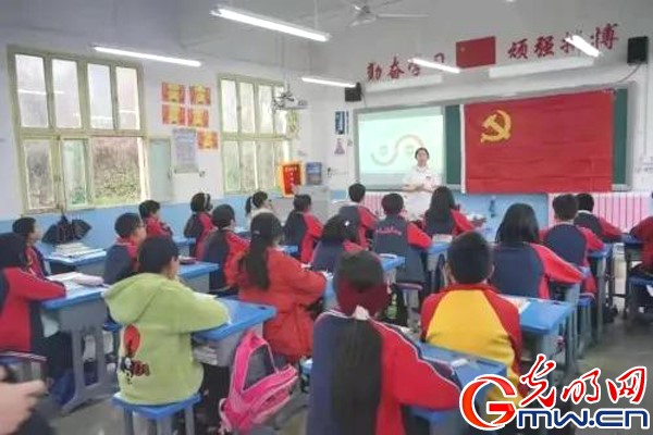 1.jpg 重庆高校扎实开展“我为群众办实事”实践活动