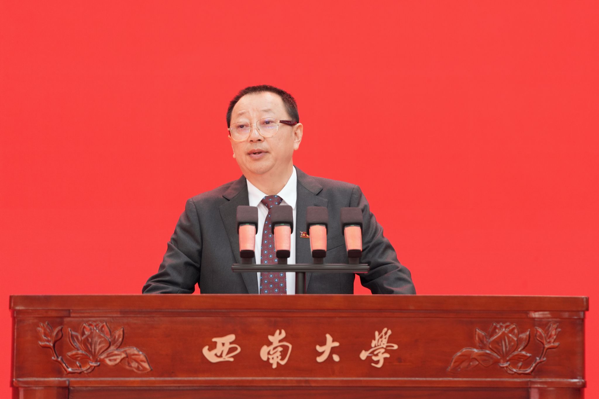 文件名称:DSC05036.jpg原图大小:12.24MB