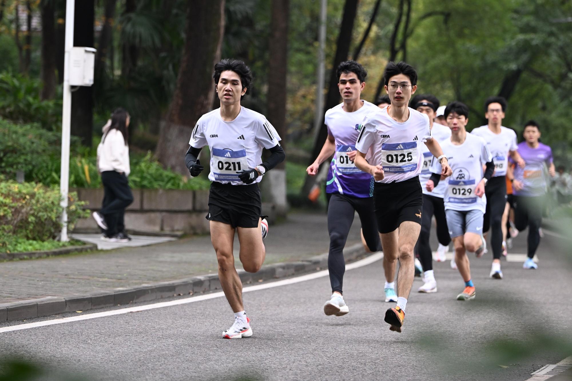 文件名称:12月6日,beat365正版唯一官网必一,5000余名师生校园健康跑。周久淞 摄.j.JPG原图大小:0.29MB